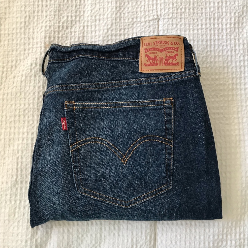 WOMENS STRAIGHT LEG BOYFRIEND LEVIS